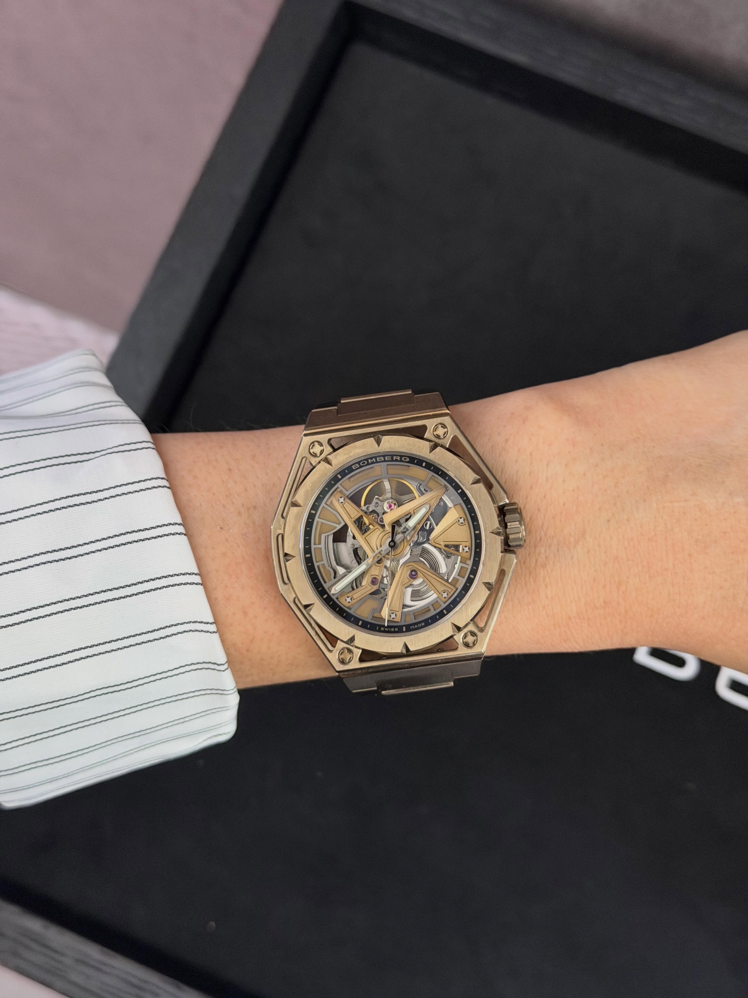 SIARSummer | The Edge Tech by @bombergmexico wasn’t designed specifically for women, but honestly, we think it works pretty well for us!
Edge Tech de @bombergmexico no es un reloj pensado específicamente para las mujeres, pero creemos que nos va muy bien.