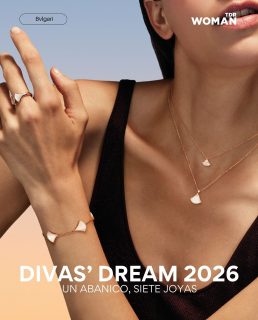 @bulgari revisits the Divas’ Dream fan with seven new jewels that bring back one of the collection’s most recognizable shapes, inspired by the mosaics of the Baths of Caracalla and reworked over the years through new scales, materials and colors.
For 2026, the motif appears across four rose gold and double-sided mother-of-pearl pieces designed to be worn together or on their own, a turquoise, chrysoprase and tanzanite necklace that shifts between three lengths, and two high jewelry creations set with rubellite, malachite, amethyst and pavé diamonds, keeping the fan in place while everything else moves: color, volume and texture.
_____
@bulgari vuelve al abanico de Divas’ Dream con siete nuevas joyas que retoman una de las formas más reconocibles de la colección, nacida de los mosaicos de las Termas de Caracalla y reinterpretada a lo largo de los años con nuevas escalas, materiales y colores.
Para 2026, el motivo aparece en cuatro piezas de oro rosa y nácar de doble cara pensadas para llevarse juntas o por separado, un collar de turquesa, crisoprasa y tanzanita que cambia de largo, y dos creaciones de alta joyería con rubelita, malaquita, amatista y diamantes pavé, donde el abanico se mantiene pero todo lo demás se mueve: el color, el volumen y la textura.
Lee la nota completa en nuestro link en bio.
#bvlgari #divasdream #tdrwoman