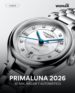 @longines brings PrimaLuna down to 30 mm with four versions that play with light across the dial: three come in intense green, white and midnight blue mother-of-pearl with cloisonné-style details and Top Wesselton diamonds, while the fourth swaps color for texture with a silver sunray dial and blue Roman numerals; all four carry the automatic L592.5 movement, visible through the transparent caseback, adding real mechanical weight to a small, luminous silhouette.

_____

@longines lleva PrimaLuna a 30 mm con cuatro versiones que trabajan la luz desde la carátula: tres apuestan por nácar en verde intenso, blanco y azul medianoche con estilo cloisonné y diamantes Top Wesselton, mientras la cuarta cambia el color por textura con carátula plateada, efecto rayos de sol y números romanos en azul; todas guardan el movimiento automático L592.5 visible por el fondo transparente, sumando mecánica real a una silueta pequeña y luminosa.

Lee la nota completa en nuestro link en bio.

#longines #primaluna #tdrwoman