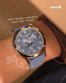 #WatchOfTheDay | We’re obsessed with this @patekphilippe Annual Calendar. At first glance, it feels effortlessly casual with its denim-inspired strap and sporty vibe. But look closer and you’ll find a white gold case paired with a calfskin strap finished to look just like denim—something you truly have to see on the wrist to believe.
Beyond its understated charm, the Ref. 4946G displays the hours, minutes, seconds, date, day, month and moon phases.
On a Thursday like today, we’d wear it to @jellyfish_mex, one of our favorite listening bars in Mexico City, where they make a seriously good dirty martini and you can discover underground music from around the world while reading, sketching, catching up with friends—or simply taking a break from the digital world 🪼🎶⚡️
——
#RelojDelDía | Nos encanta este #CalendarioAnual de #PatekPhilippe. En apariencia, un reloj que podría pasar por casual con mezclilla y acero, pero que en realidad está realizado en oro blanco y piel de becerro en la correa que, en este caso, lleva un tratamiento de denim que no puedes creer excepto cuando lo tienes en la muñeca. Además de su encanto visual, la Ref. 4946G nos muestra horas, minutos, segundos, fecha, día de la semana, mes y fases de luna. En un jueves como hoy nos gustaría llevarlo a Jellyfish, uno de nuestros listening bars consentidos en CDMX donde preparan un martini sucio muy correcto y puedes descubrir música underground de todo el mundo mientras lees, dibujas, platicas y te desintoxicas del mundo digital.
#TDRWoman