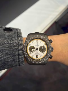 We’re all set for the Mexican GP! We stopped by @tudorwatch at @siarmx and found two perfect companions for an F1 weekend: the Black Bay Chrono “Carbon 26” and the Black Bay Chrono 39 “Bumblebee.” 🏎️🏁

¡Ya estamos listas para el GP de México! Visitamos a Tudor en el SIAR y encontramos en el Black Bay Chrono «Carbon 26» y el Black Bay Chrono 39 “Bumblebee” a los mejores compañeros para disfrutar de la F1. 🙌

#Tudor #SIAR2026 #TDRWoman